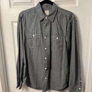 Men’s Gap Button Down Shirt Size Medium